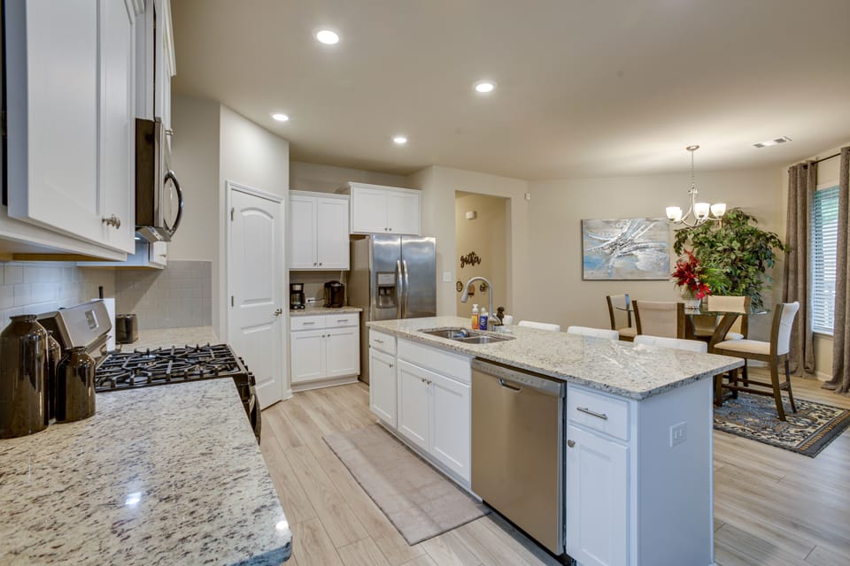 House (4 Bedrooms) | Interior