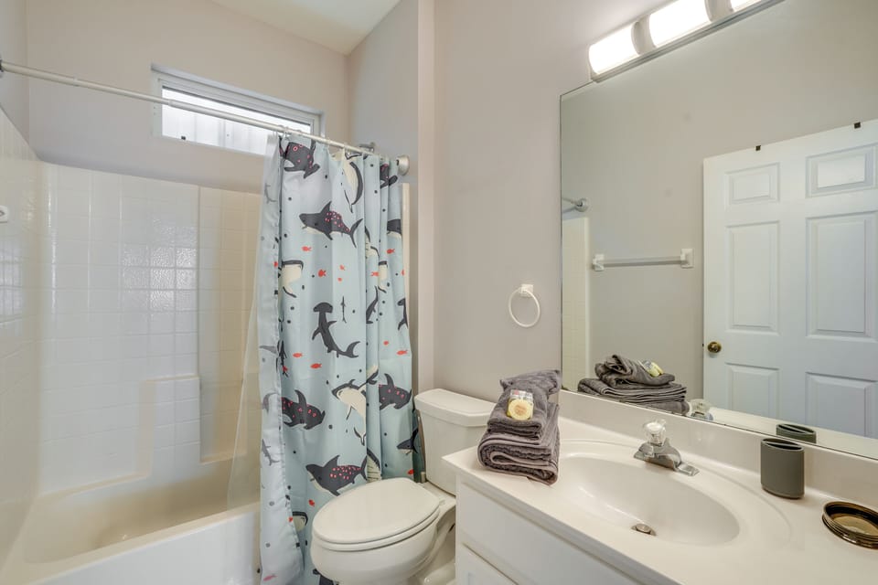 Sunny Fort Myers Home w/ Heated Pool! Cottage in Iona