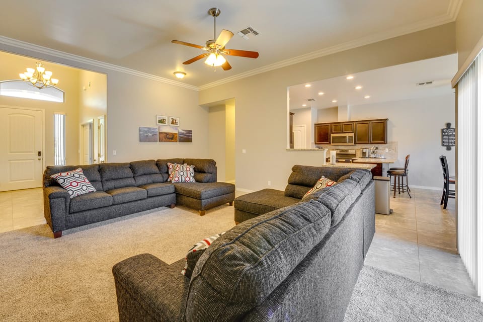 House (4 Bedrooms) | Front of property