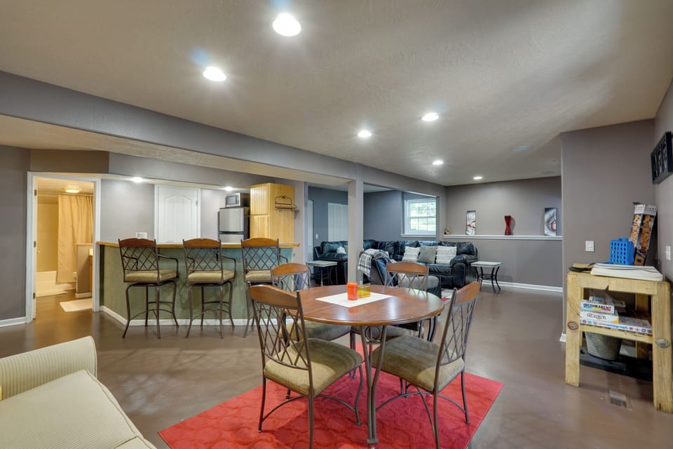 House (5 Bedrooms) | Interior
