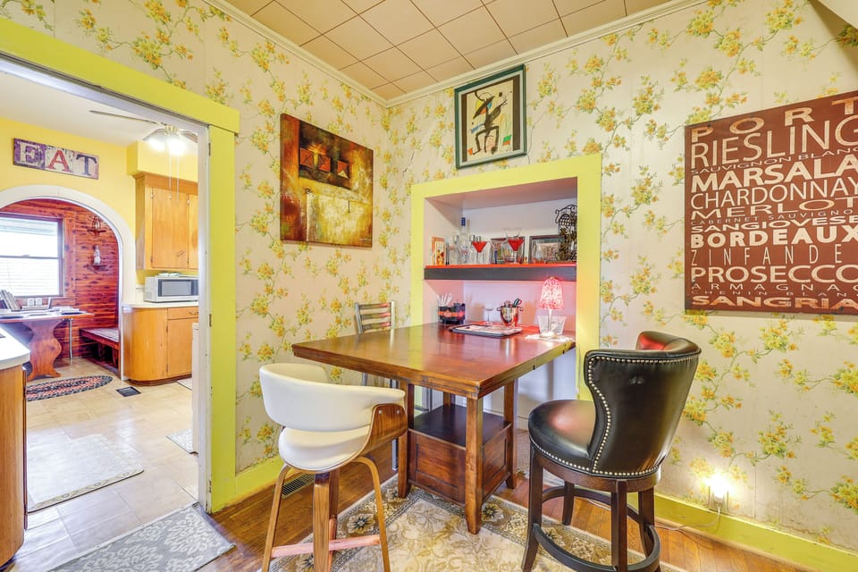 House (5 Bedrooms) | Interior