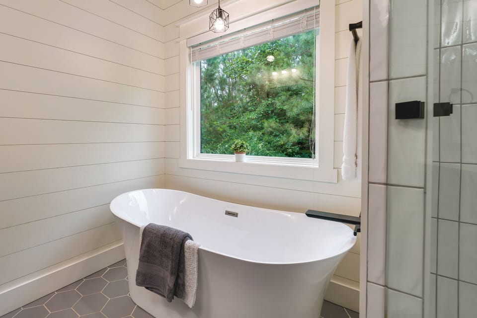 'painted Sky' Modern Broken Bow Cabin w/ Hot Tub! Cottage in Oklahoma