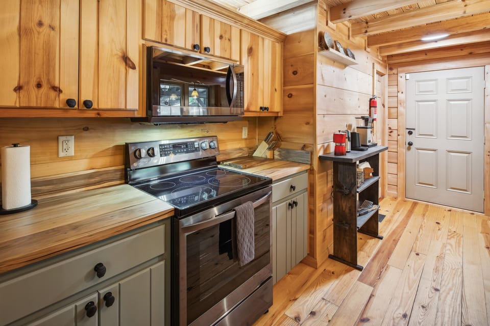 House (2 Bedrooms) | Interior