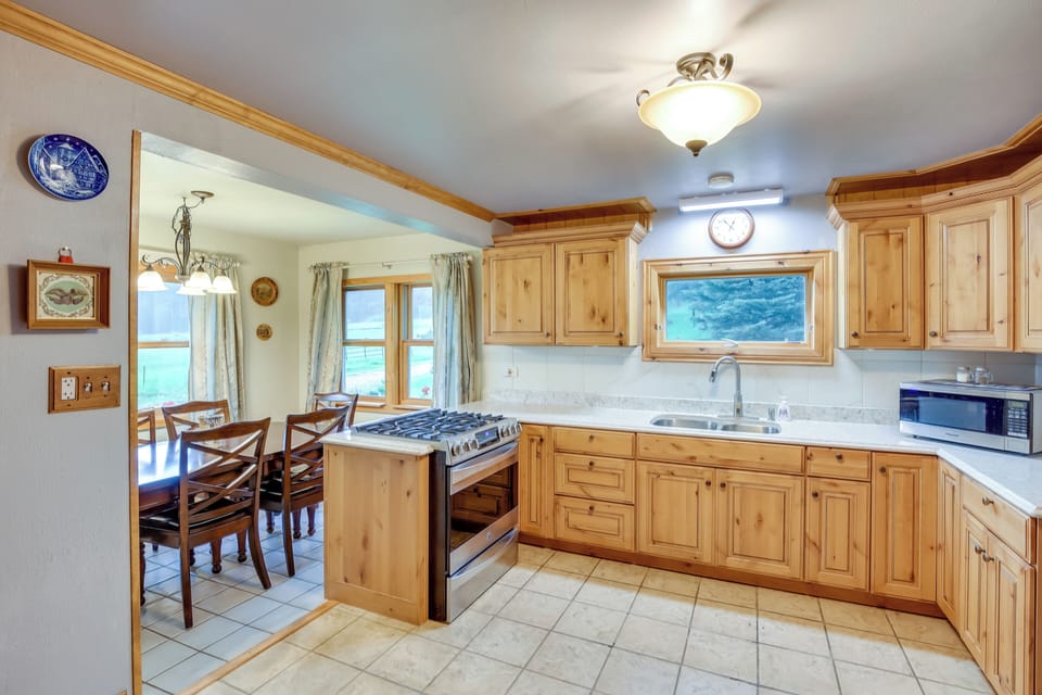 House (3 Bedrooms) | Interior