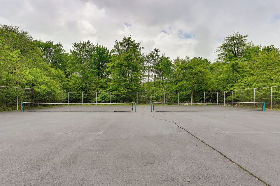 'A Time to Remember' Home in Tobyhanna w/ hot tub Cottage in Tobyhanna