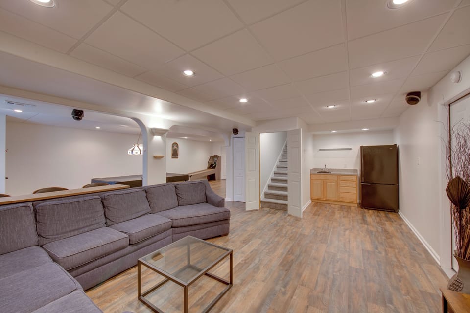 House (5 Bedrooms) | Interior