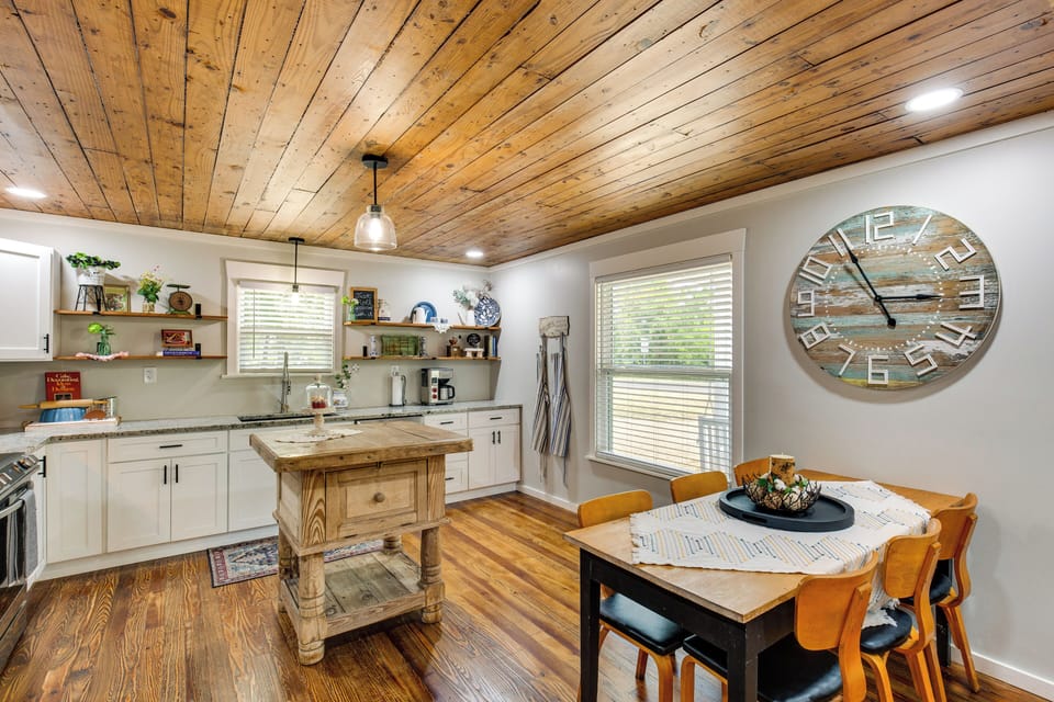 House (2 Bedrooms) | Interior