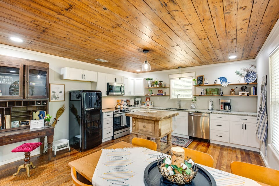 House (2 Bedrooms) | Interior