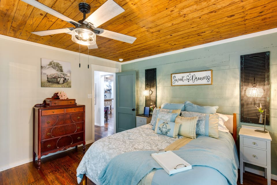 House (2 Bedrooms) | Interior