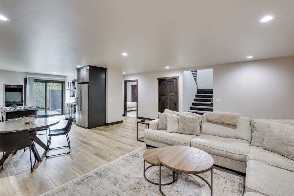 House (5 Bedrooms) | Interior
