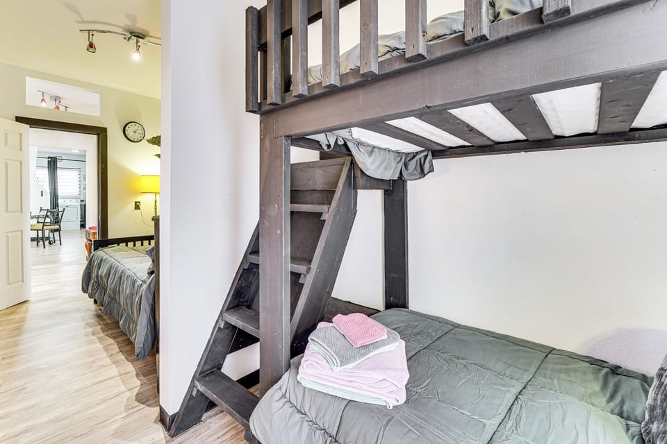 Cottage (2 Bedrooms) | Interior