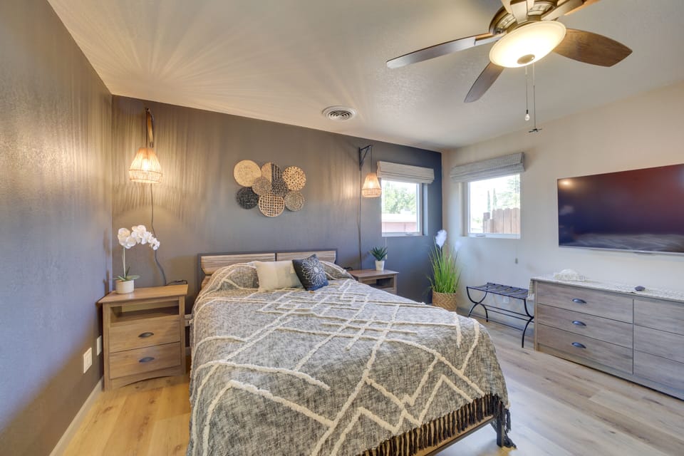 < 1 Mi to Dtwn: Home w/ Deck in Clarkdale! Cottage in Clarkdale