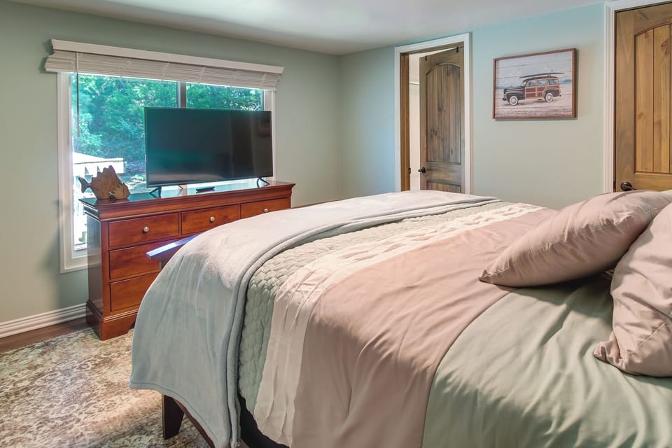 Cookson Vacation Rental w/ Spacious Yard & Porch! Cottage in Oklahoma