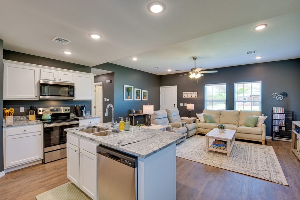 House (3 Bedrooms) | Interior