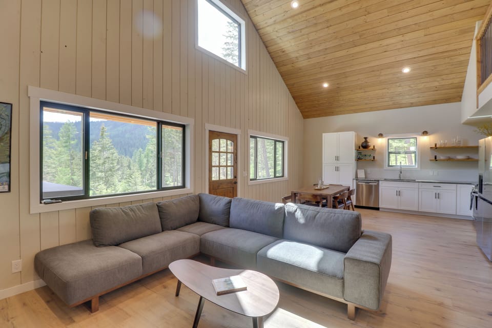 House (2 Bedrooms) | Interior