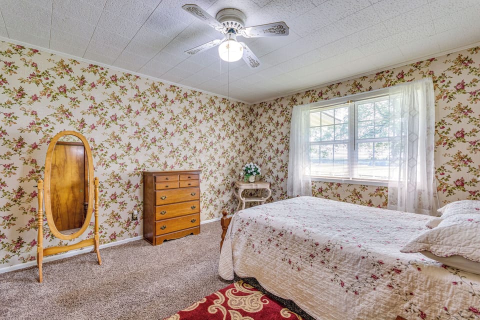 Delaware Vacation Rental: Walk to Lake Dardanelle! Cottage in Arkansas
