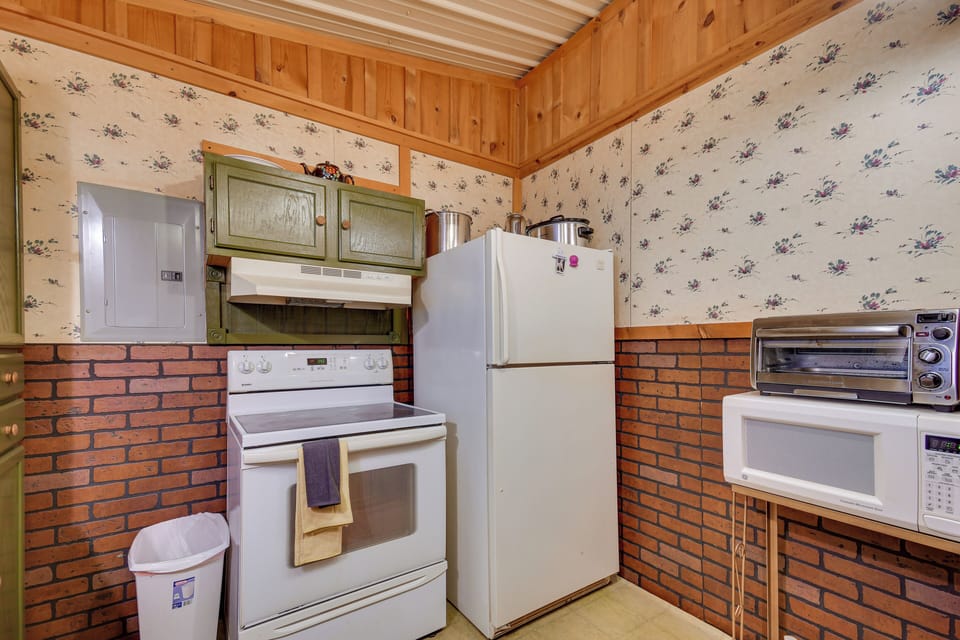 House (2 Bedrooms) | Interior