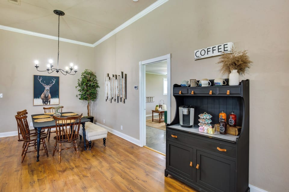 House (3 Bedrooms) | Interior