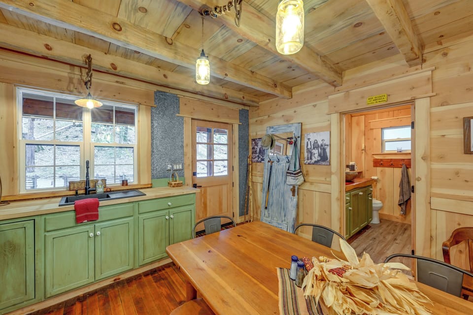 House (2 Bedrooms) | Interior