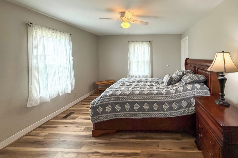 Peaceful Franklin Cottage ~ 1 Mi to Downtown! Cottage in Indiana