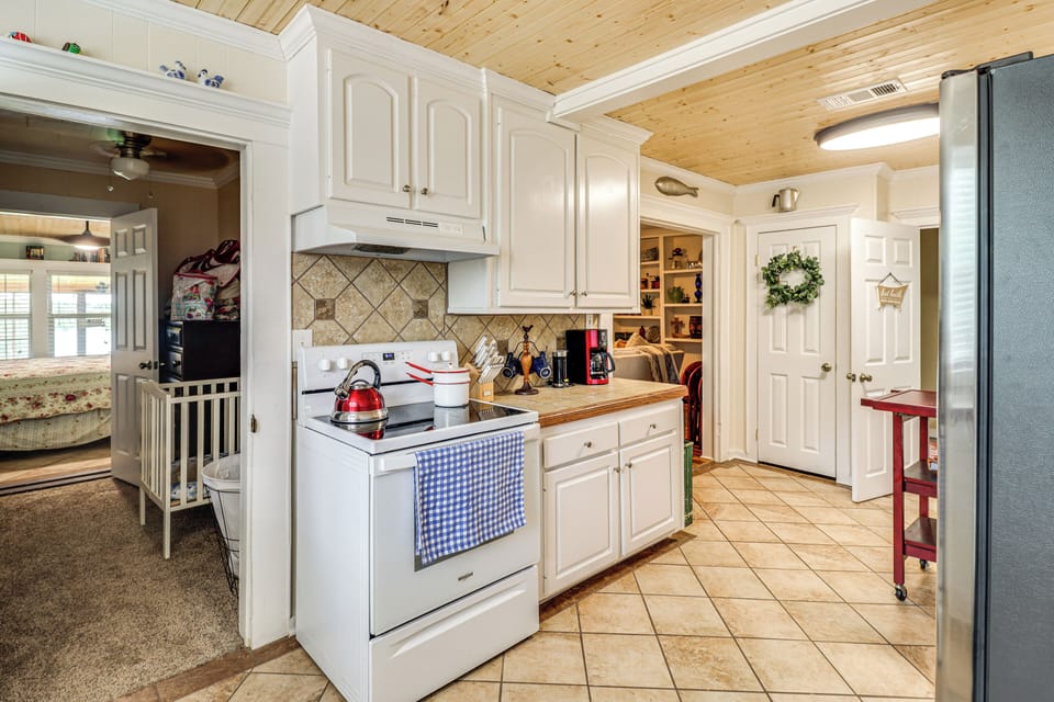 House (2 Bedrooms) | Interior