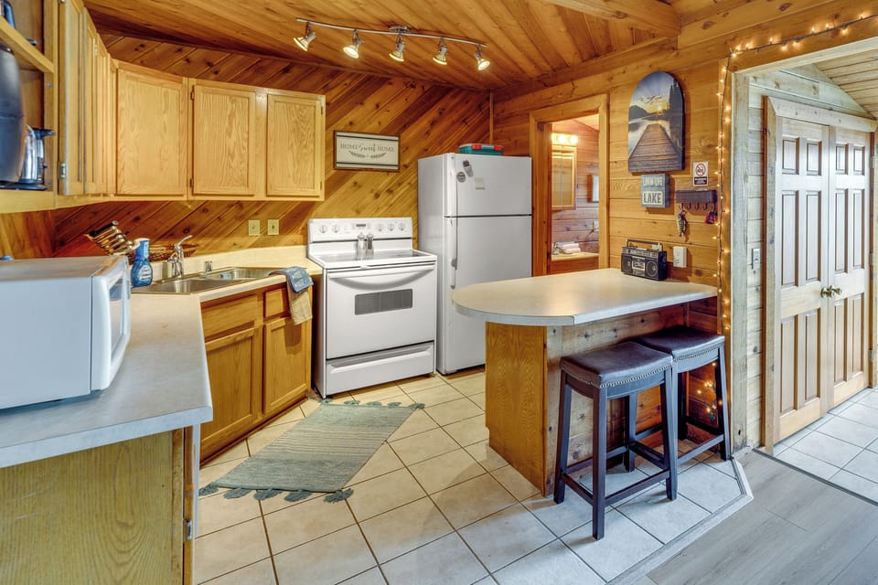 House (2 Bedrooms) | Interior