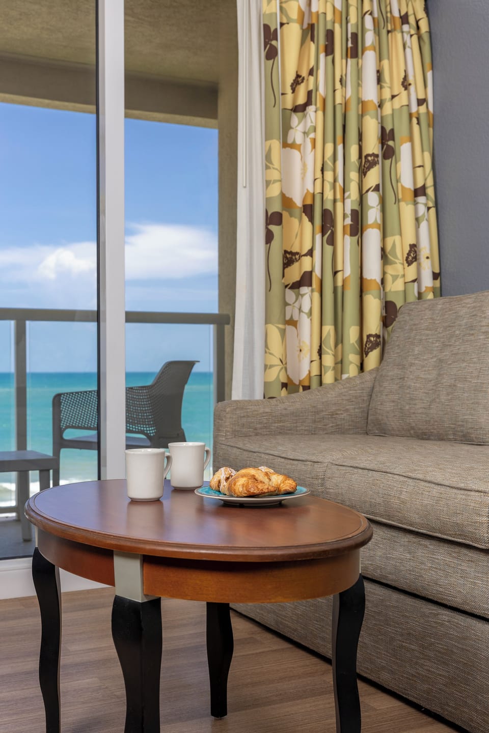 Room, 1 King Bed, Oceanfront | Hypo-allergenic bedding, in-room safe, desk, blackout drapes