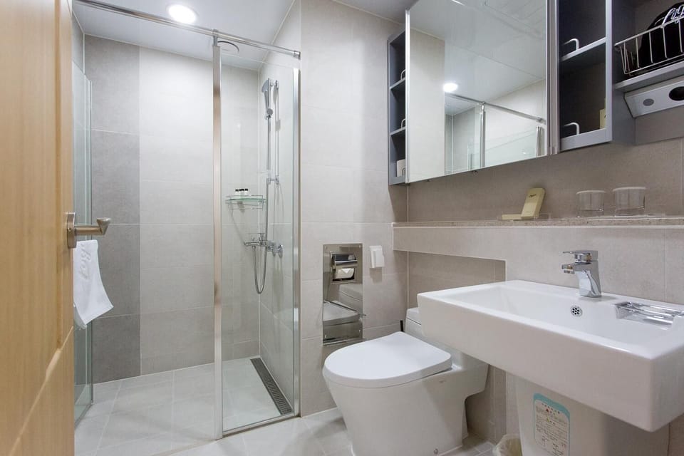 Shower, free toiletries, hair dryer, bathrobes