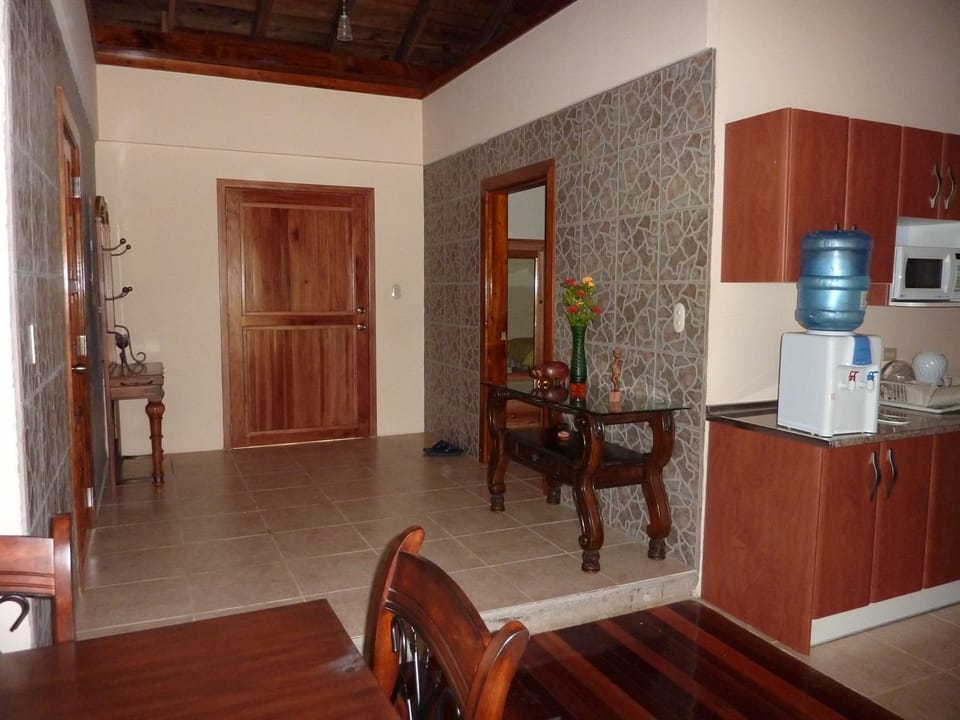 Luxury Apartment | 1 bedroom, minibar, laptop workspace, WiFi (free)