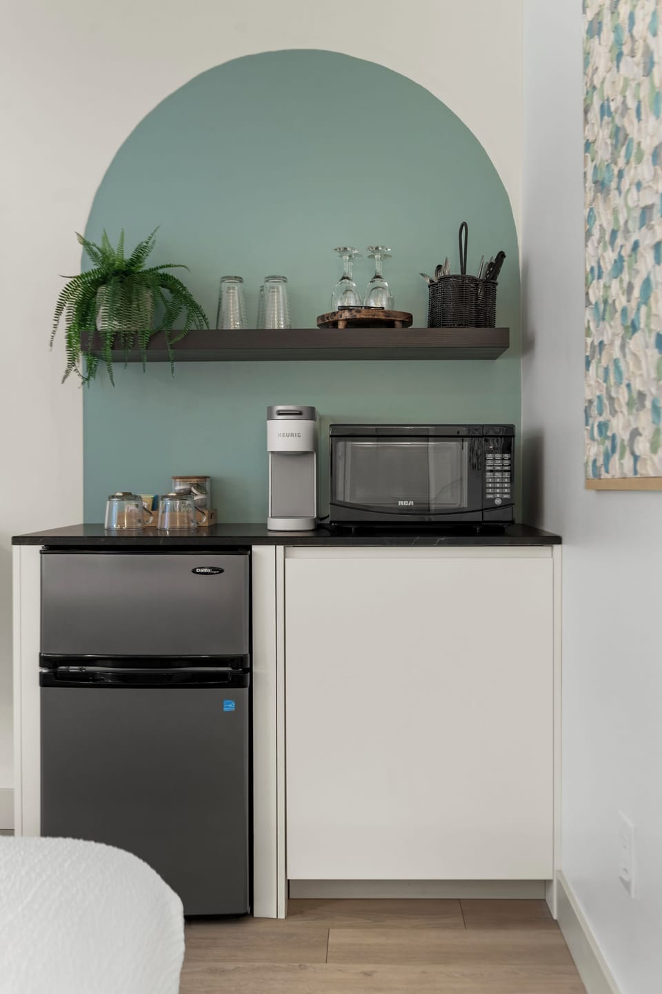 Studio, 2 Queen Beds, Refrigerator & Microwave | Premium bedding, minibar, blackout drapes, iron/ironing board