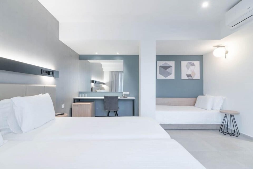 Superior Triple Side Sea View | Minibar, in-room safe, desk, laptop workspace