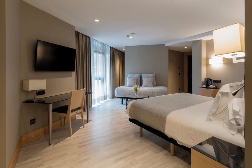 Premium bedding, minibar, in-room safe, desk