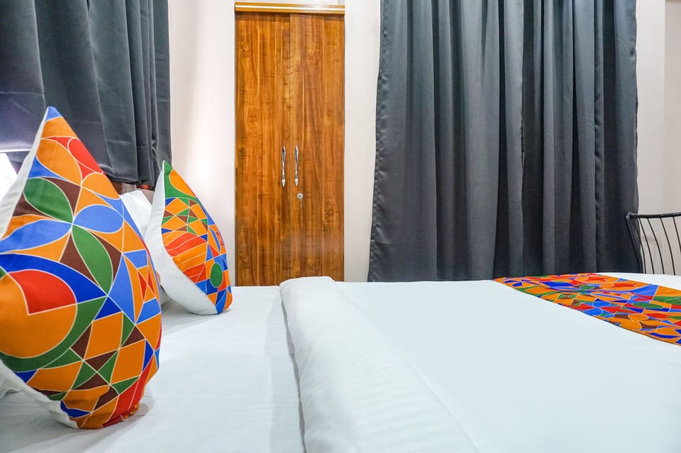 Egyptian cotton sheets, premium bedding, in-room safe, free WiFi