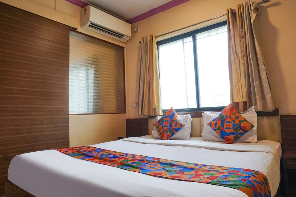 Egyptian cotton sheets, premium bedding, in-room safe, free WiFi