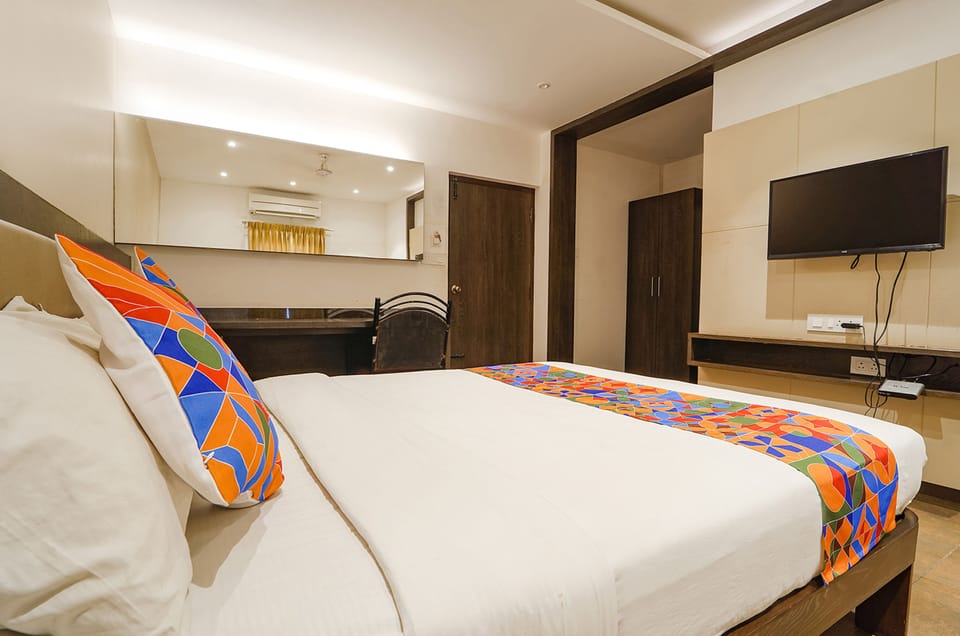 Egyptian cotton sheets, premium bedding, in-room safe, free WiFi