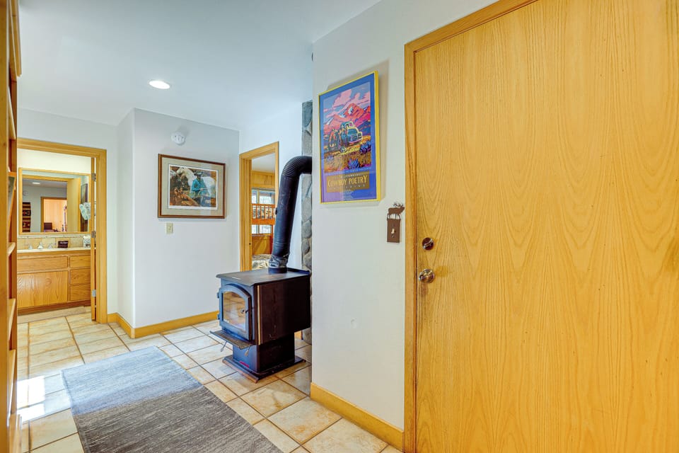 House (3 Bedrooms) | Interior