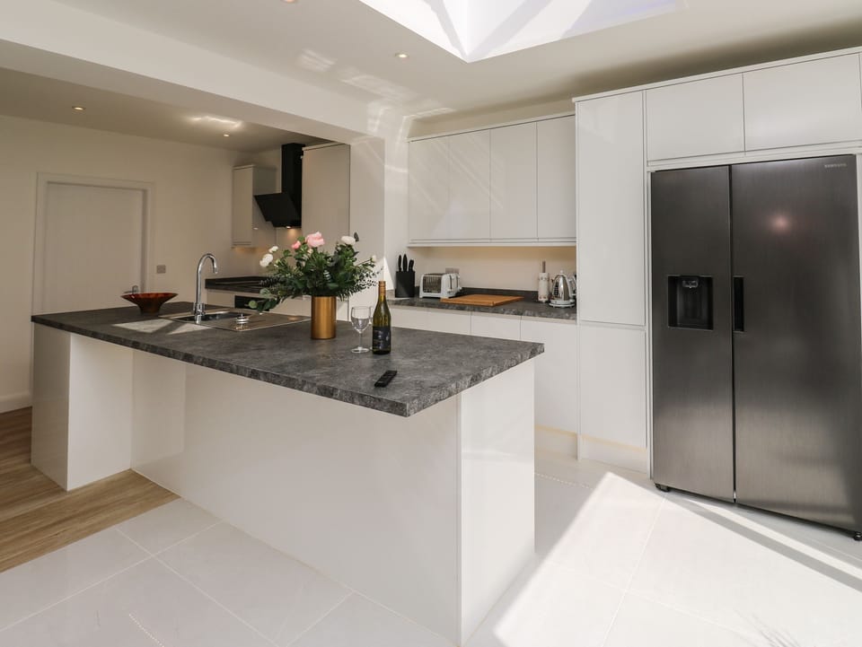 Fridge, dishwasher, electric kettle, toaster