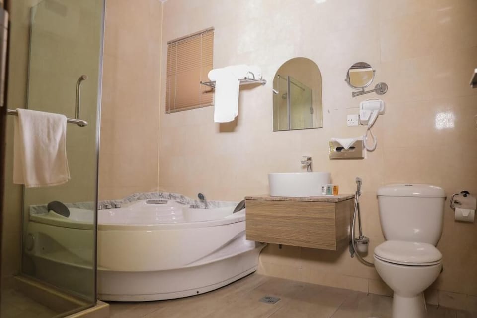 Free toiletries, bathrobes, slippers