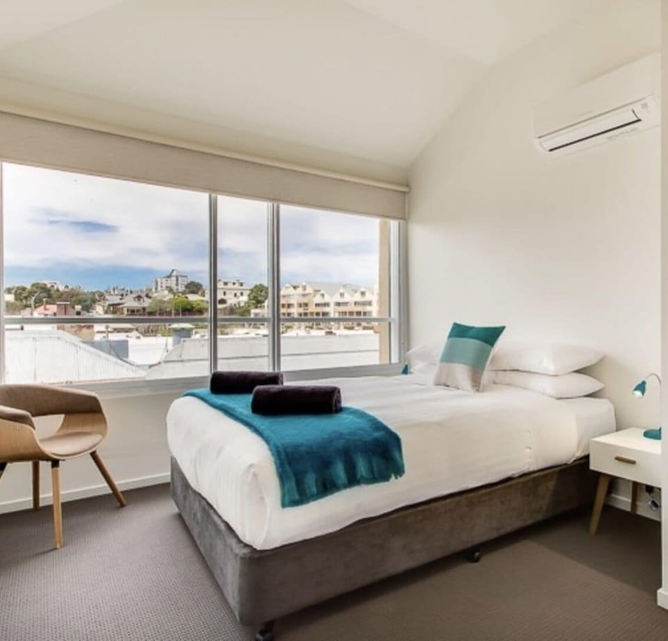 Basic Room | Soundproofing, iron/ironing board, free WiFi, bed sheets