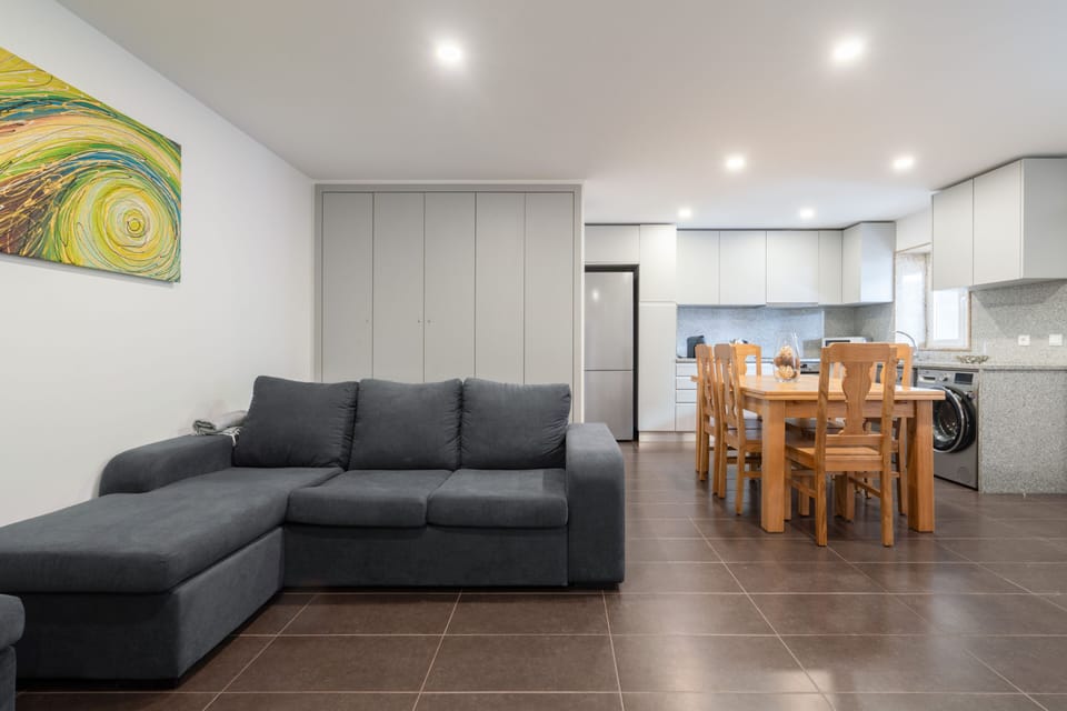 Family House | Living area | 42-inch flat-screen TV with cable channels, TV