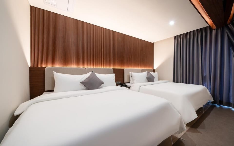 Premium Room | Blackout drapes, free WiFi