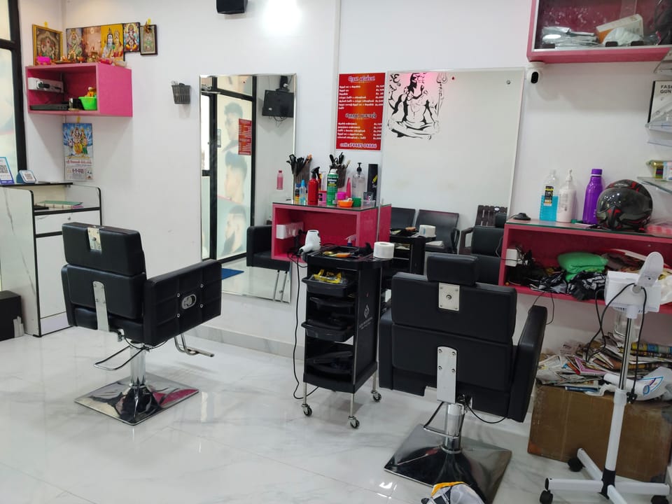 Nail salon
