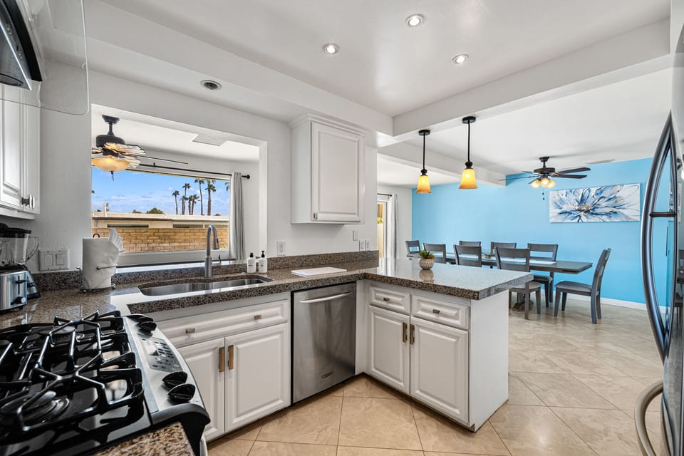 House | Private kitchen | Full-size fridge, microwave, oven, stovetop