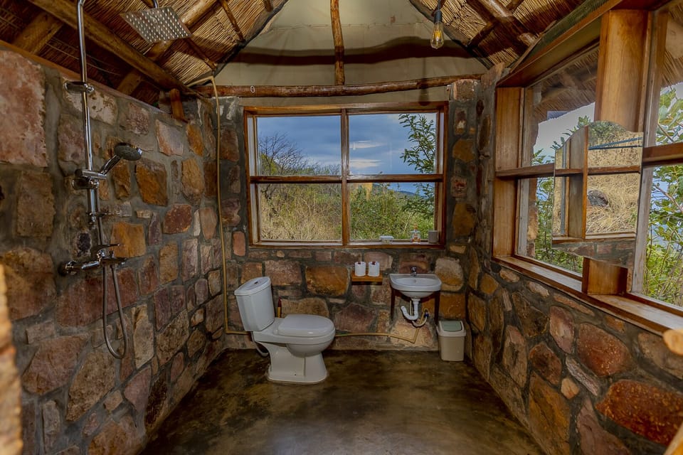 Standard Cottage | Bathroom | Shower, towels
