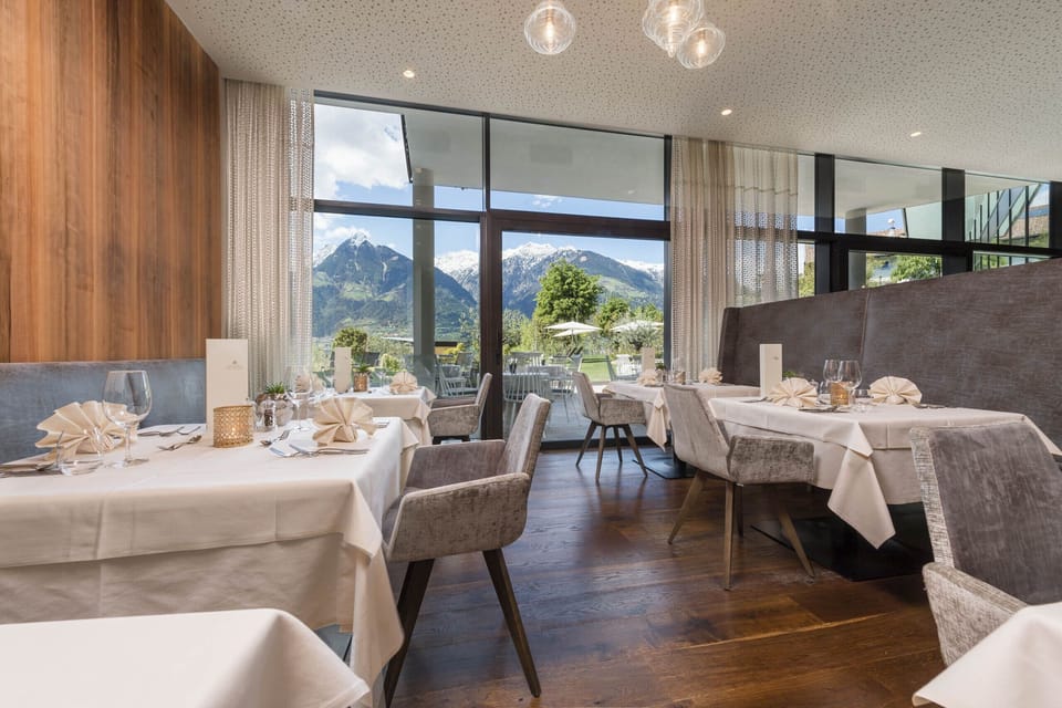 2 restaurants, breakfast, lunch, dinner served; Mediterranean cuisine