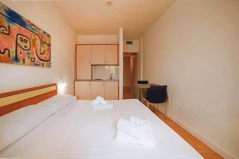 Classic Studio | Soundproofing, free WiFi