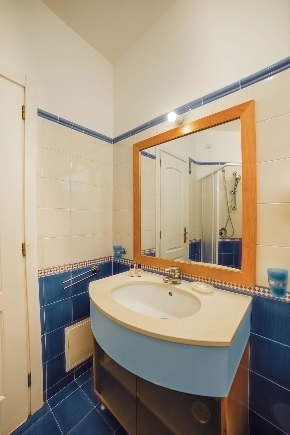 Classic Studio | Bathroom | Free toiletries, hair dryer, bidet