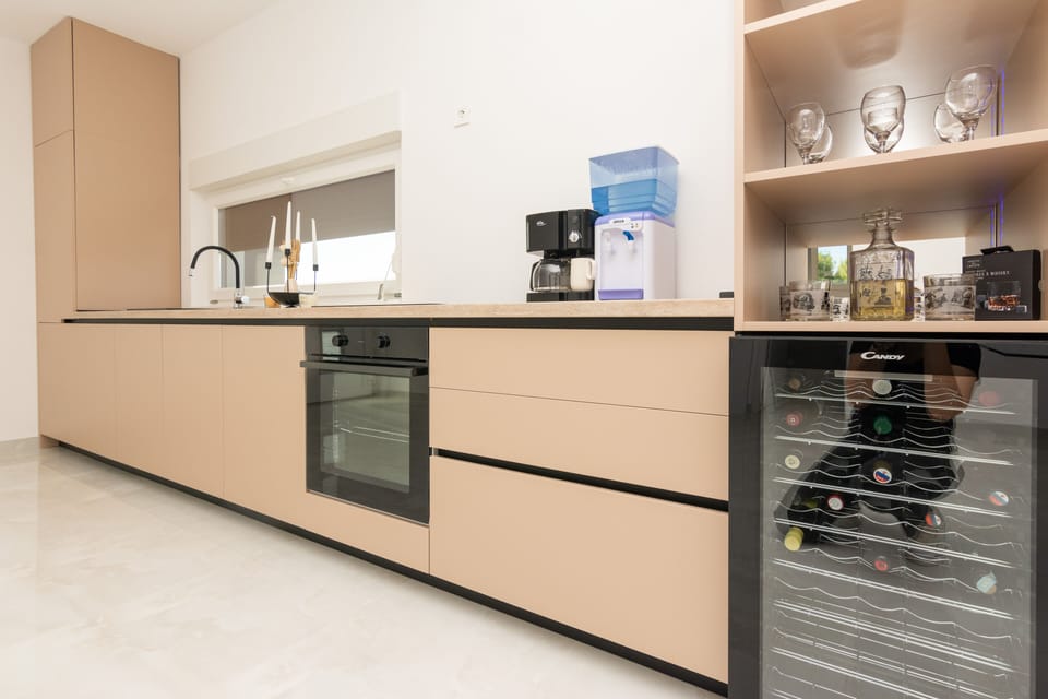 Design Apartment | Private kitchen | Full-size fridge, microwave, oven, dishwasher