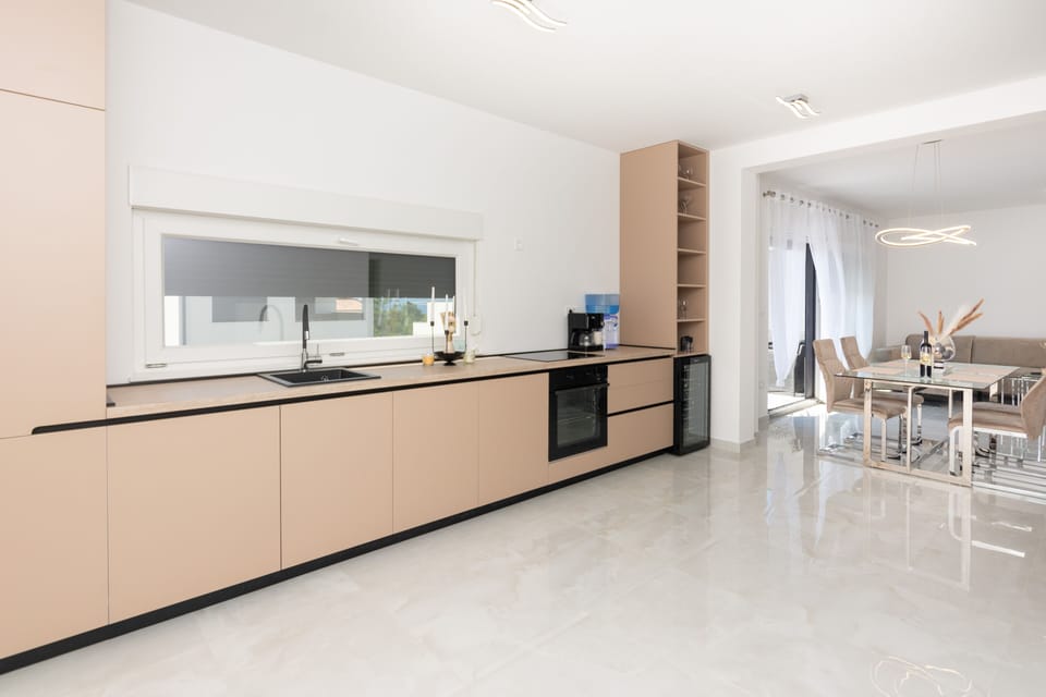 Design Apartment | Private kitchen | Full-size fridge, microwave, oven, dishwasher