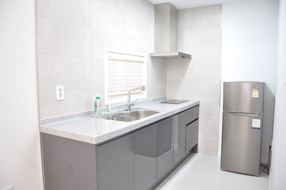 Spabeach | Private kitchen | Fridge, microwave, stovetop, toaster oven